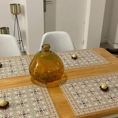 Comme Un Air De Provence A Blois Apartment Ngoại thất bức ảnh