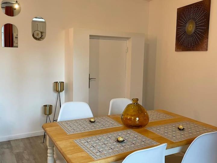 Comme Un Air De Provence A Blois Apartment Ngoại thất bức ảnh
