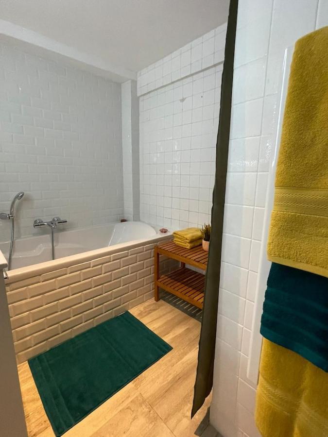 Comme Un Air De Provence A Blois Apartment Ngoại thất bức ảnh