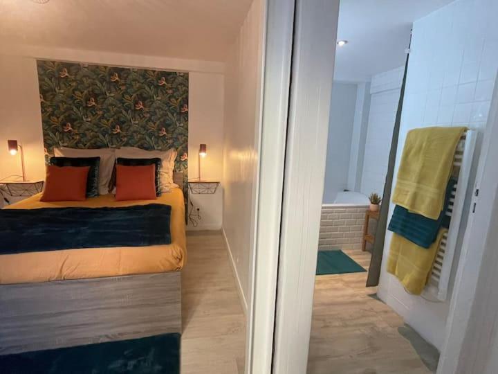 Comme Un Air De Provence A Blois Apartment Ngoại thất bức ảnh