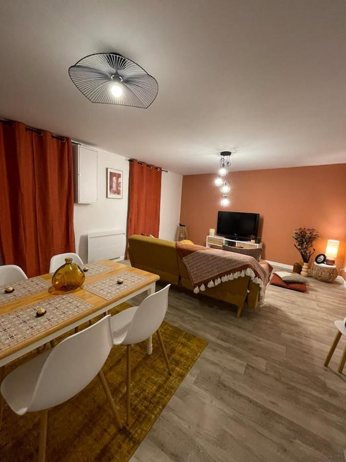 Comme Un Air De Provence A Blois Apartment Ngoại thất bức ảnh