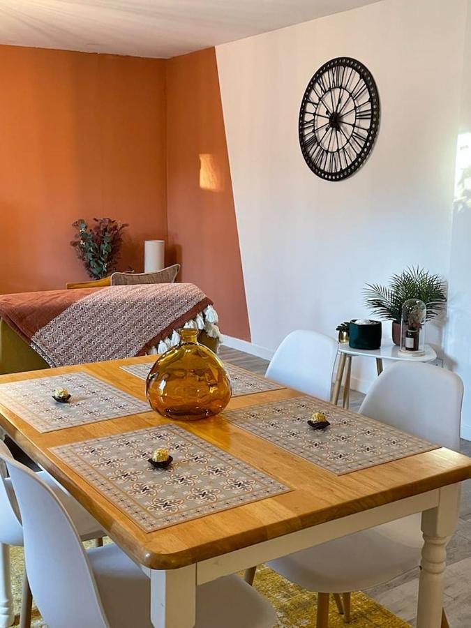 Comme Un Air De Provence A Blois Apartment Ngoại thất bức ảnh
