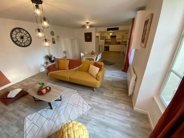 Comme Un Air De Provence A Blois Apartment Ngoại thất bức ảnh